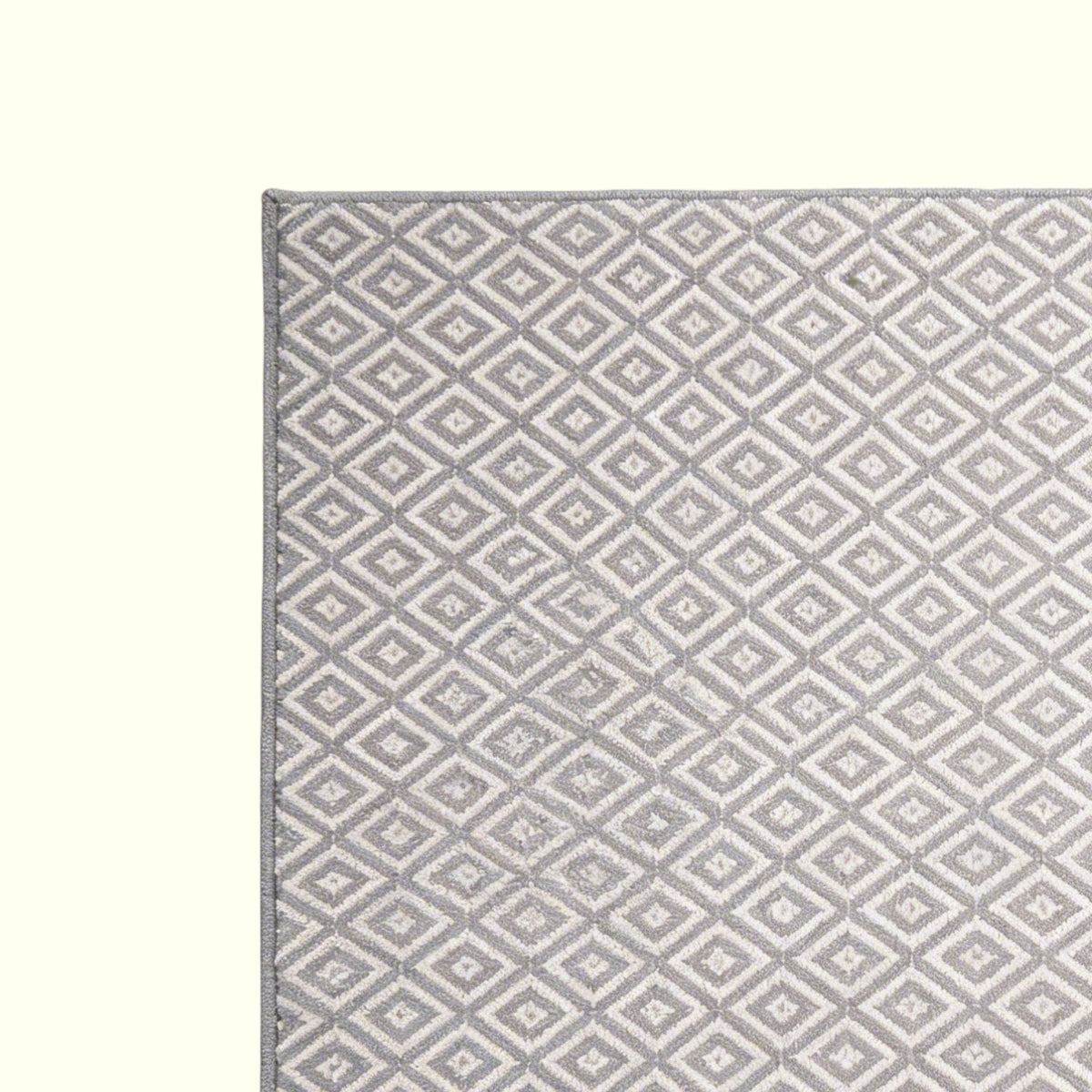 Microfiber kitchen drying mat protecting countertop from water drops